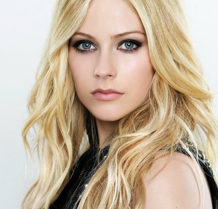 Avril Lavigne in Sexy HD