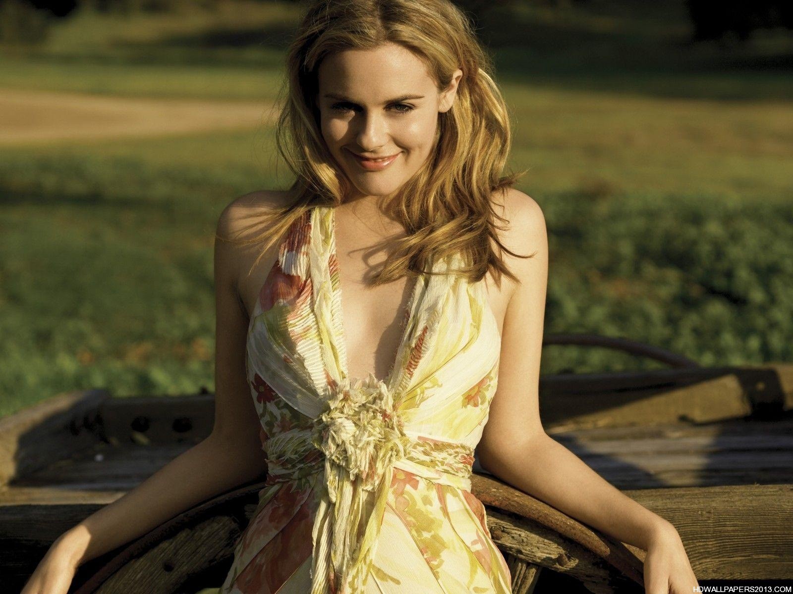 Alicia Silverstone High Definition Wallpapers High Definition